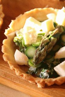 Zdjęcie - tartaletki ze szparagami - Przepisy kulinarne ze zdjęciami