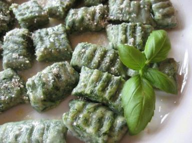 Zdjęcie - Gnocchi verde czyli gnocchi ze szpinaku i  ricotty  - Przepisy kulinarne ze zdjęciami