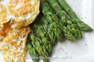 Zdjęcie - Szparagi z jajkiem  - Przepisy kulinarne ze zdjęciami