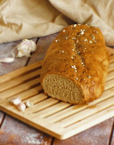 Zdjęcie - Pełnoziarnisty chleb czosnkowy - Przepisy kulinarne ze zdjęciami