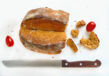 Zdjęcie - Chleb pomidorowo-twarogowy - Przepisy kulinarne ze zdjęciami