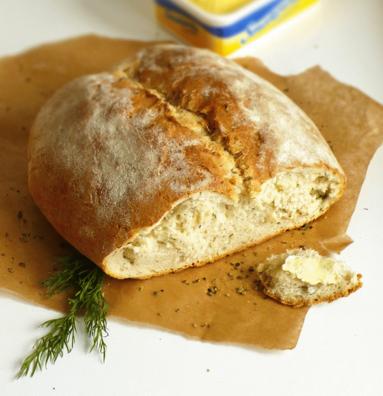 Zdjęcie - Wiosenny chleb z ziołami - Przepisy kulinarne ze zdjęciami