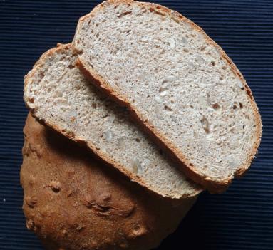 Zdjęcie - Chleb pszenno-orkiszowy z ziarnami słonecznika - Przepisy kulinarne ze zdjęciami