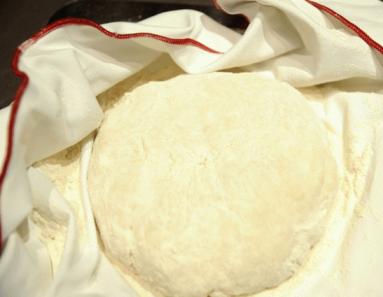 Zdjęcie - Chleb orkiszowy z kminkiem pieczony w żeliwnym garnku - Przepisy kulinarne ze zdjęciami