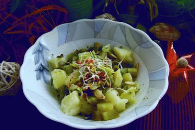Zdjęcie - Sałatka z ziemniaków z pestkami dyni - Przepisy kulinarne ze zdjęciami