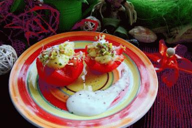 Zdjęcie - Pomidorki z młodymi ziemniakami i kiełkami - Przepisy kulinarne ze zdjęciami