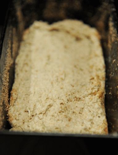 Zdjęcie - Chleb orkiszowy z rodzynkami na zakwasie - Przepisy kulinarne ze zdjęciami