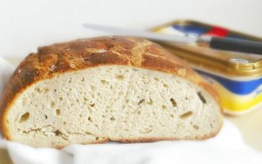 Zdjęcie - Chleb z fetą i oliwkami - Przepisy kulinarne ze zdjęciami
