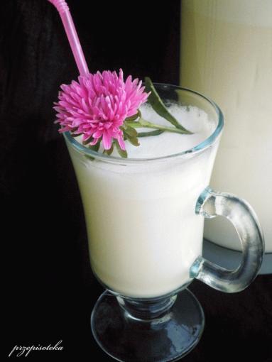 Zdjęcie - Koktajl kokosowo- ananasowy - Przepisy kulinarne ze zdjęciami