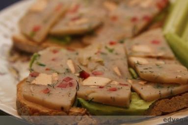 Zdjęcie - Plasterki (wege-dlina) na  kanapkę - Przepisy kulinarne ze zdjęciami