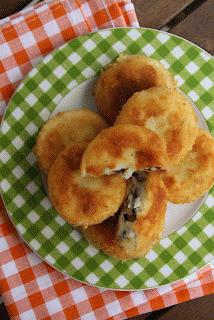 Zdjęcie - ziemniaczane krokiety z pieczarkami - Przepisy kulinarne ze zdjęciami