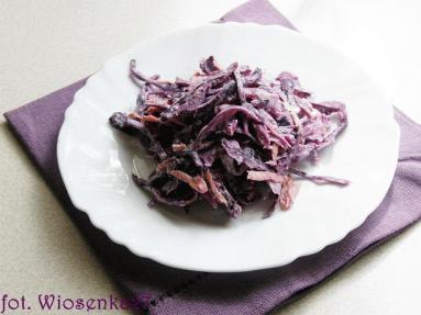 Zdjęcie - Coleslaw z czerwonej  kapusty - Przepisy kulinarne ze zdjęciami