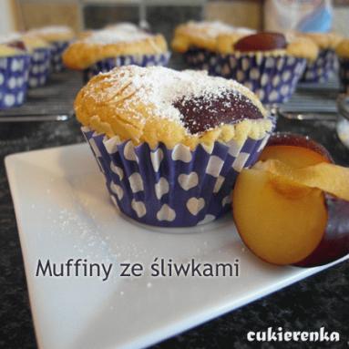 Zdjęcie - Muffiny ze śliwkami - Przepisy kulinarne ze zdjęciami
