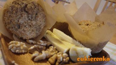 Zdjęcie - Bananowo-orzechowe muffiny pieczone bez tłuszczu z pełnoziarnistą mąką - Przepisy kulinarne ze zdjęciami