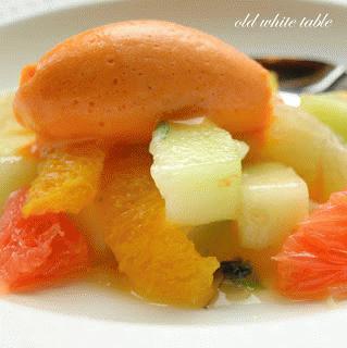 Zdjęcie - Sałatka z brokułów (z pomidorami, kukurydzą i jajkami) - Przepisy kulinarne ze zdjęciami