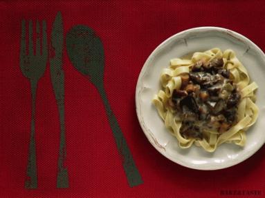 Zdjęcie - Makaron w sosie grzybowo-śmietanowym - Przepisy kulinarne ze zdjęciami