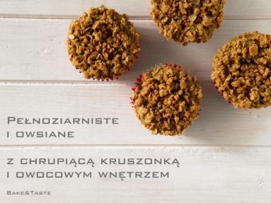 Zdjęcie - Muffiny z truskawką i kruszonką (pełnoziarniste i owsiane) - Przepisy kulinarne ze zdjęciami