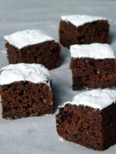 Zdjęcie - Czekoladowe ciasto z cukinią vel brownies bez tłuszczu - Przepisy kulinarne ze zdjęciami