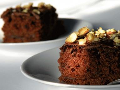 Zdjęcie - Czekoladowe ciasto z cukinią - Przepisy kulinarne ze zdjęciami