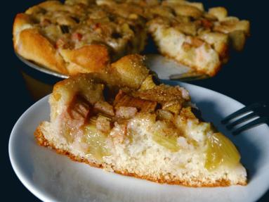 Zdjęcie - Rhubarb teacake - Przepisy kulinarne ze zdjęciami