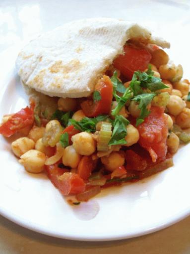 Zdjęcie - Marokańska ciecierzyca z warzywami w picie - Przepisy kulinarne ze zdjęciami