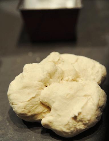 Zdjęcie - Orkiszowy chleb serowo-czosnkowy - Przepisy kulinarne ze zdjęciami
