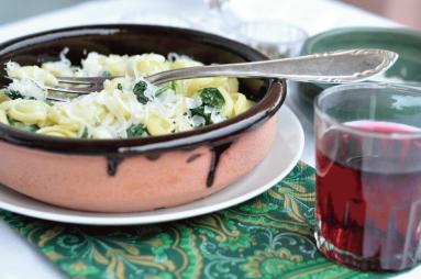Zdjęcie - Makaron z sosem szpinakowym i kozim serem - Przepisy kulinarne ze zdjęciami