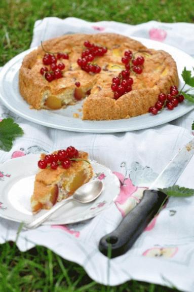 Zdjęcie - Proste ciasto z brzoskwiniami - Przepisy kulinarne ze zdjęciami