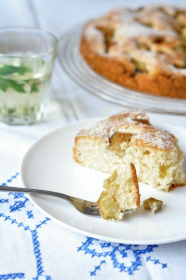 Zdjęcie - Maślane ciasto z rabarbarem - Przepisy kulinarne ze zdjęciami