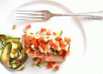 Zdjęcie - Grillowany łosoś z chrupiącą salsą - Przepisy kulinarne ze zdjęciami