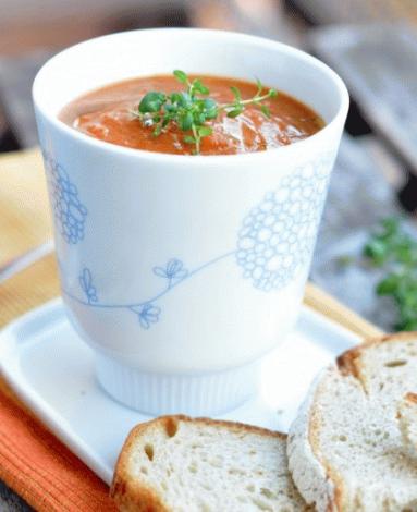 Zdjęcie - Gęsta zupa z pieczonych pomidorów z aromatycznym czosnkiem - Przepisy kulinarne ze zdjęciami