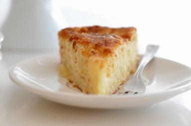 Zdjęcie - Szarlotka z białym serem - Przepisy kulinarne ze zdjęciami
