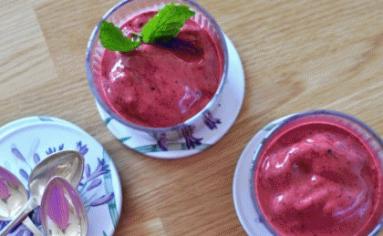 Zdjęcie - Mrożony jogurt owocowy - Przepisy kulinarne ze zdjęciami