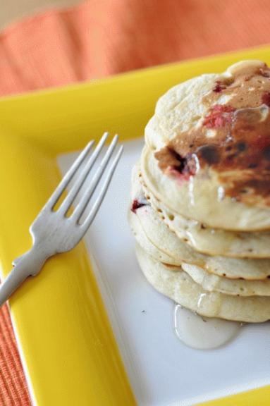 Zdjęcie - Klasyczne pancakes z borówkami - Przepisy kulinarne ze zdjęciami