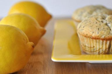 Zdjęcie - Cytrynowe muffinki z makiem - Przepisy kulinarne ze zdjęciami