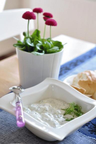 Zdjęcie - Faszerowane grillowane kotleciki z jogurtowym sosem - Przepisy kulinarne ze zdjęciami