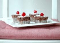 Zdjęcie - Muffinki z suszonymi śliwkami - Przepisy kulinarne ze zdjęciami