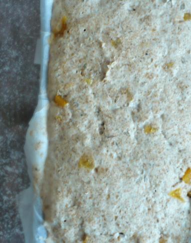Zdjęcie - Chleb pszenny-razowy z suszonymi morelami i tymiankiem - Przepisy kulinarne ze zdjęciami