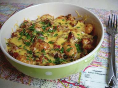 Zdjęcie - Zapiekane gnocchi z bakłażanem, sosem pomidorowym i serem - Przepisy kulinarne ze zdjęciami