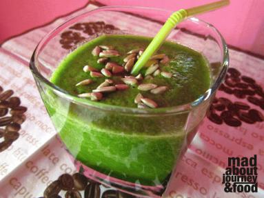 Zdjęcie - Zielone smoothie szpinakowe - Przepisy kulinarne ze zdjęciami
