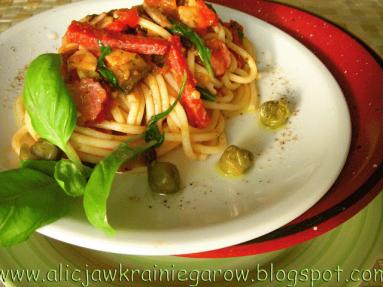 Zdjęcie - Spaghetti z salami - Przepisy kulinarne ze zdjęciami