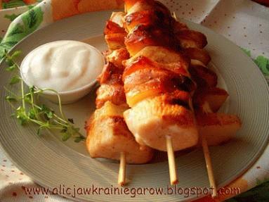 Zdjęcie - Szaszłyki z kurczaka i ananasa - Przepisy kulinarne ze zdjęciami
