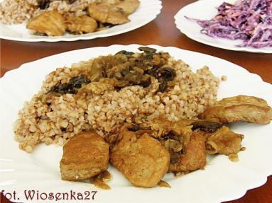 Zdjęcie - Polędwiczka wieprzowa w sosie z suszonych  grzybów - Przepisy kulinarne ze zdjęciami