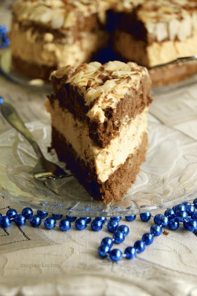 Zdjęcie - Ciasto czkoladowe z kremem karmelowym - Przepisy kulinarne ze zdjęciami