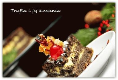 Zdjęcie - Tort makowy z kandyzowaną czereśnią, czekoladą i karmelem - Przepisy kulinarne ze zdjęciami