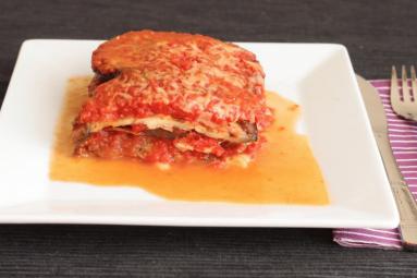 Zdjęcie - Zapiekanka z bakłażana czyli melanzana alla parmigiana - Przepisy kulinarne ze zdjęciami