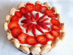 Zdjęcie - Tort z truskawkami i serkiem mascarpone - Przepisy kulinarne ze zdjęciami