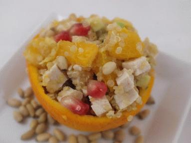 Zdjęcie - Sałatka z kurczakiem i quinoa - Przepisy kulinarne ze zdjęciami