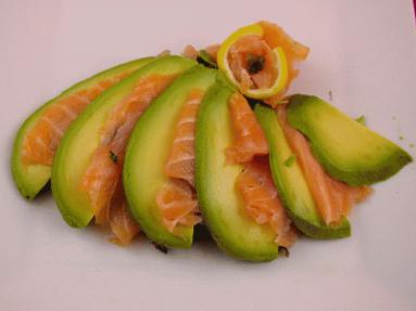 Zdjęcie - Carpaccio z awokado i łososia - Przepisy kulinarne ze zdjęciami