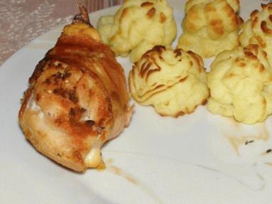 Zdjęcie - Pierś z kurczaka z czosnkowo ziołowym serkiem - Przepisy kulinarne ze zdjęciami